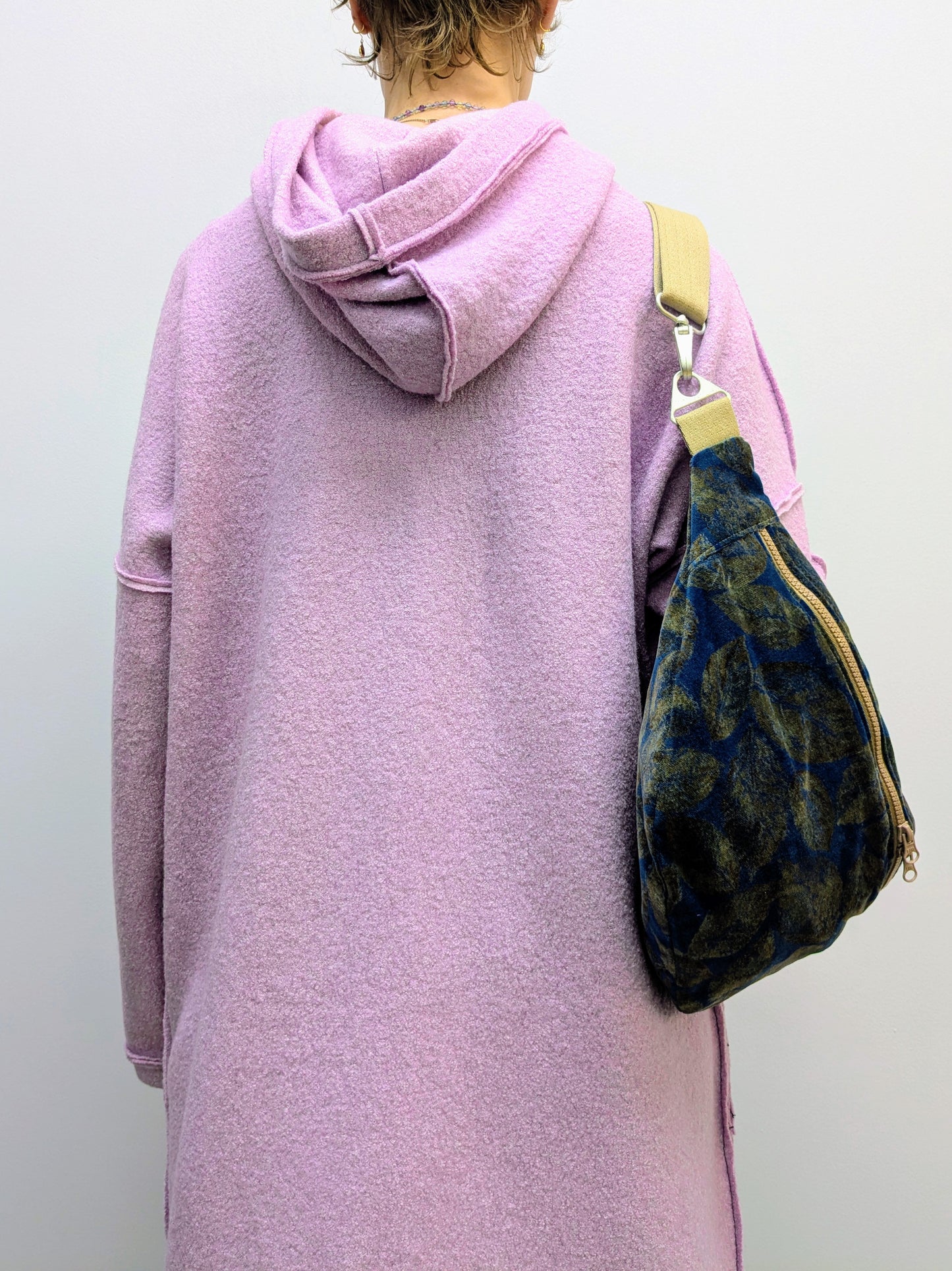 Crossbodybag XL Samt | Blätter | Petrol