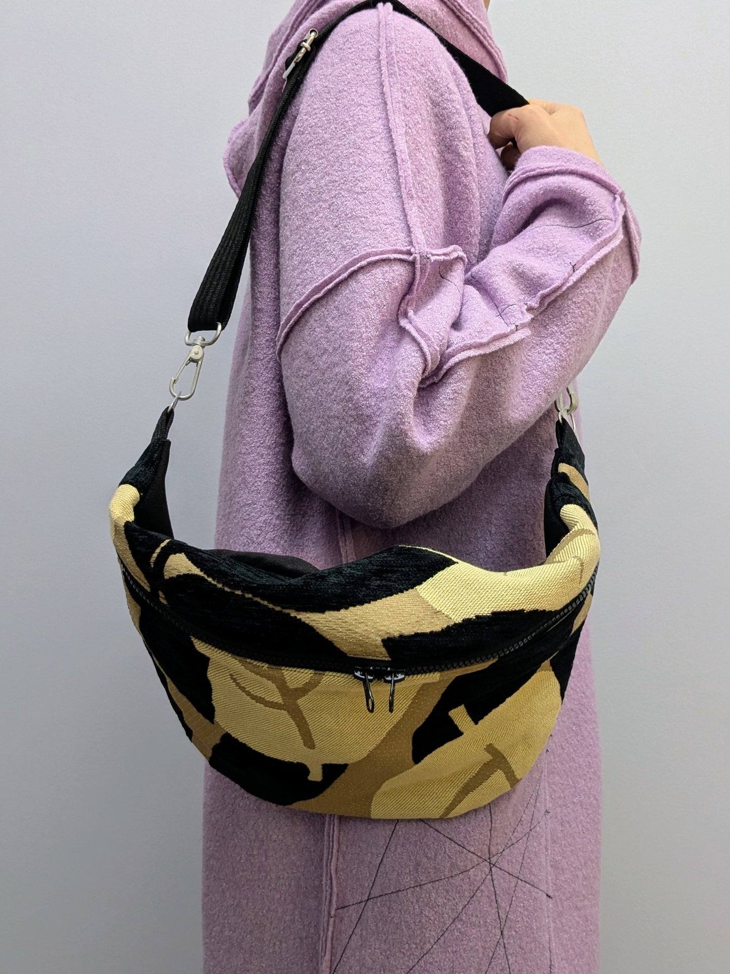 Crossbodybag XL Polster | Samt | Blätter