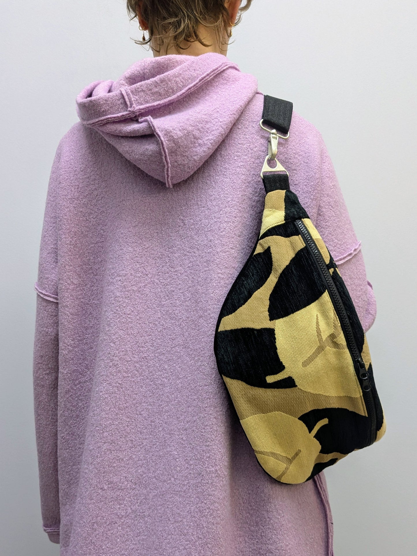 Crossbodybag XL Polster | Samt | Blätter