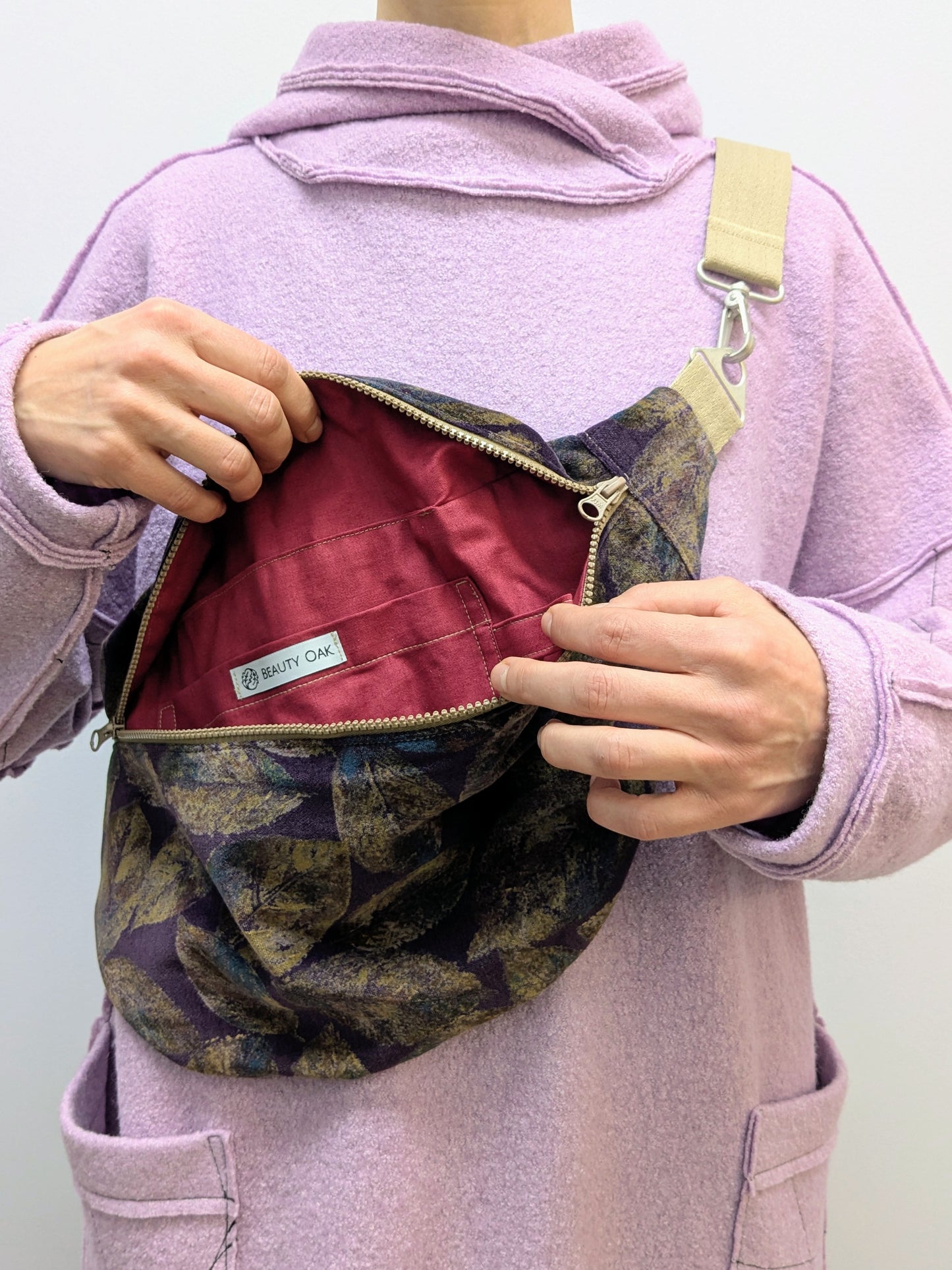 Crossbodybag XL Samt | Blätter | Violett