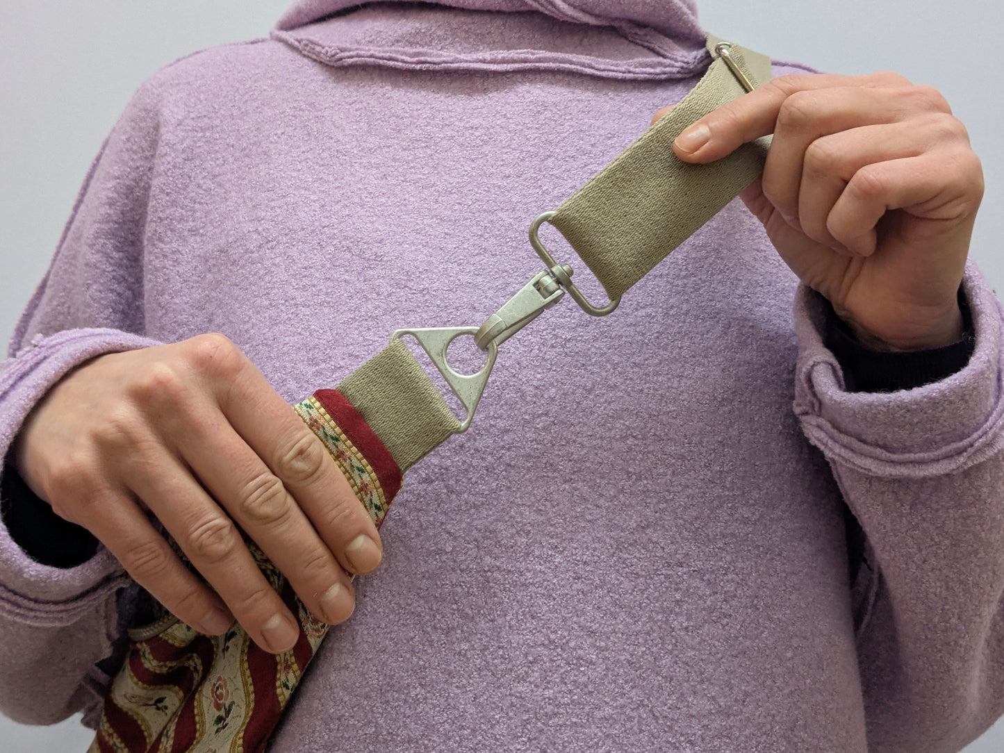 Crossbodybag XL Polster | Streifen | Satin