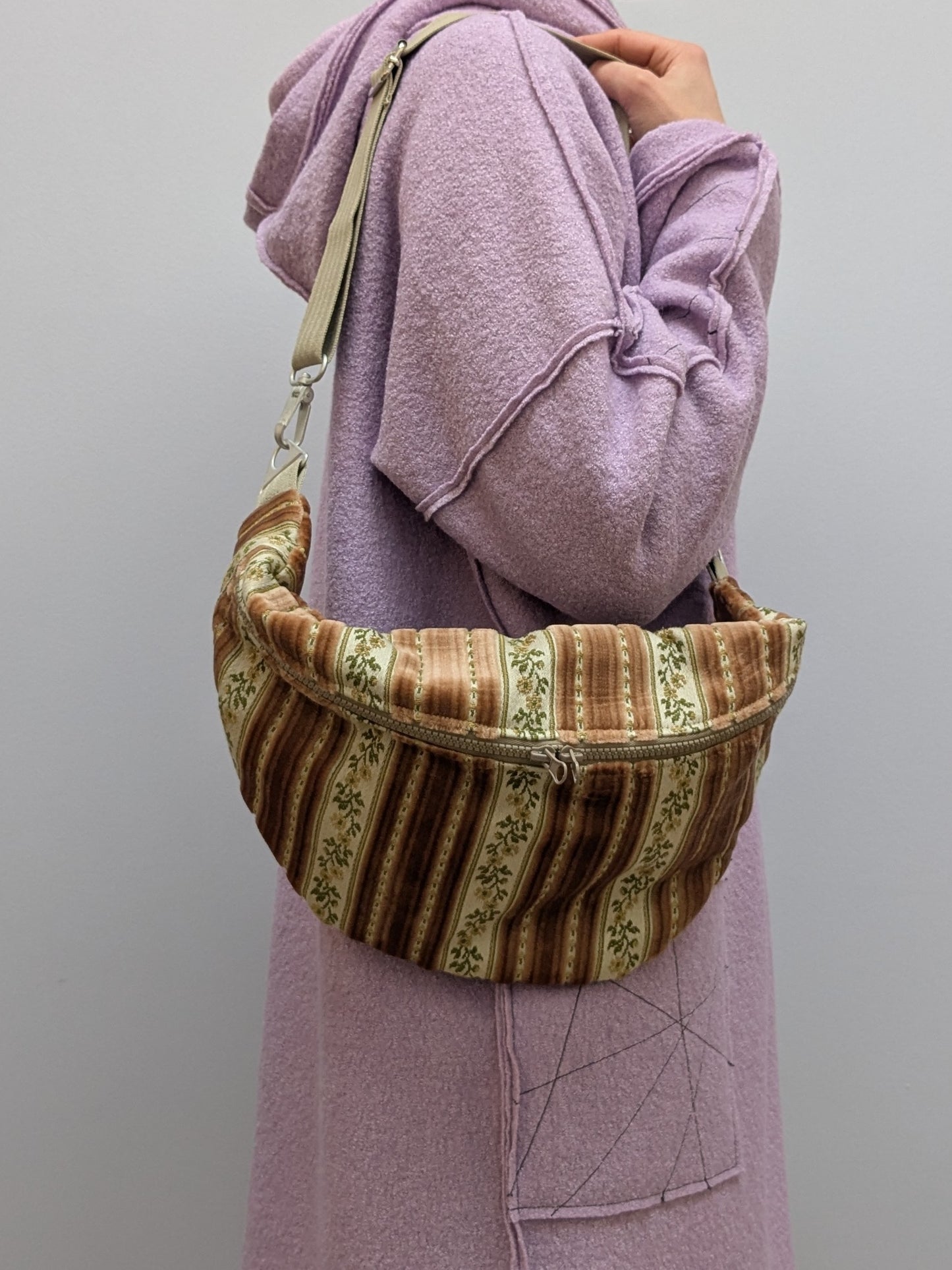 Crossbodybag XL Polster | Streifen | Samt