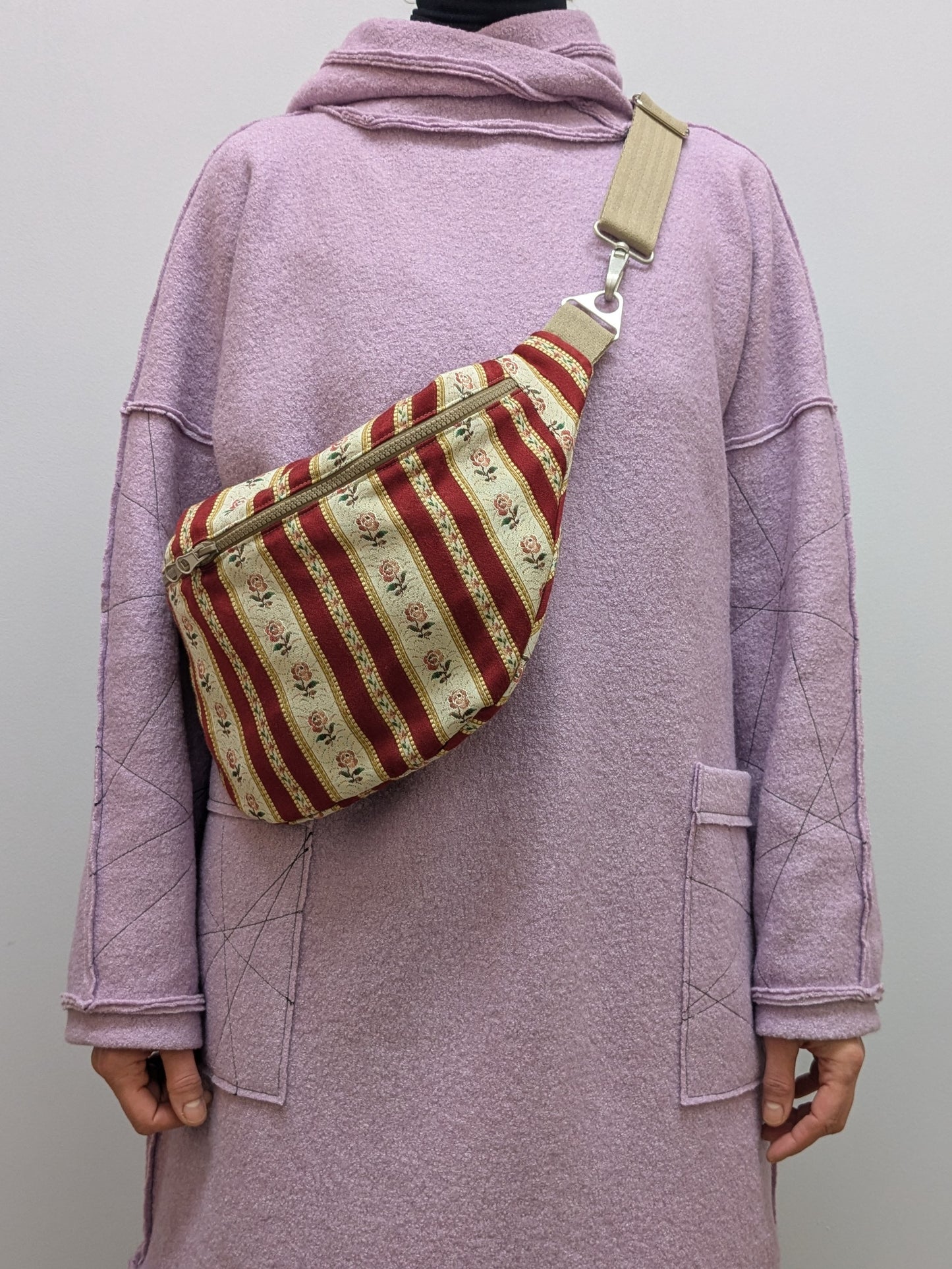 Crossbodybag XL Polster | Streifen | Satin