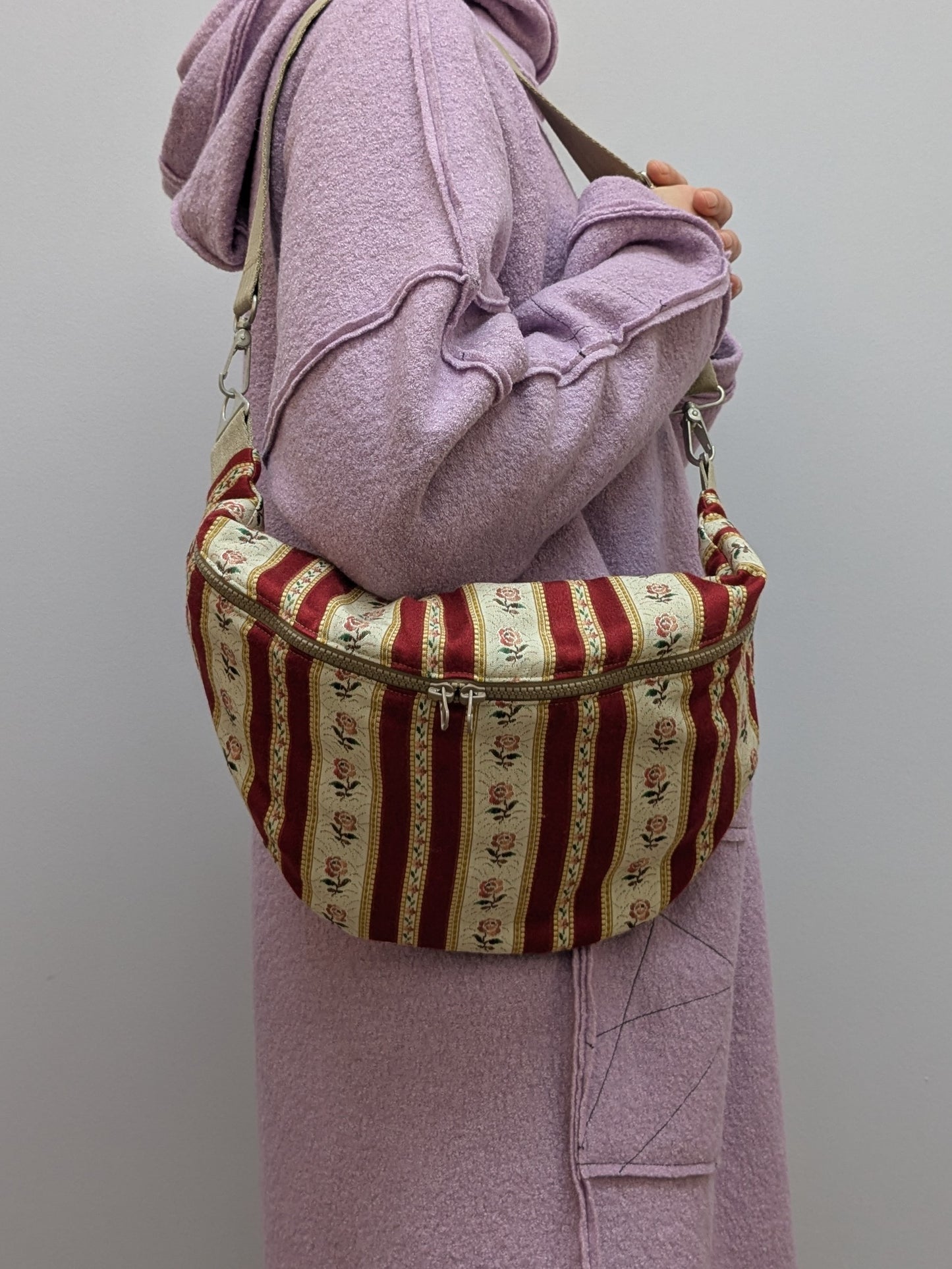 Crossbodybag XL Polster | Streifen | Satin